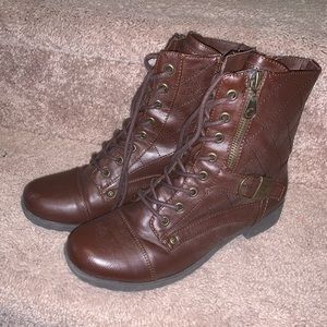 Guess boots